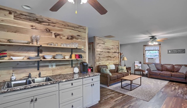 15% off Spring Special | Firepit | WiFi | Cook Forest | Pet Friendly