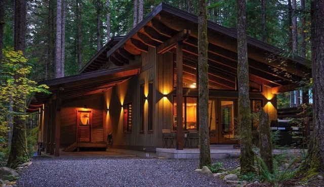 2 BR Modern Luxury Woodland Family Escape Near Mt Baker