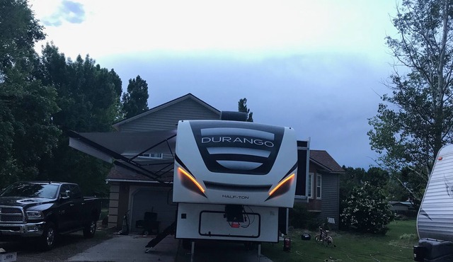 2020 Durango 5th Wheel in RV site- 5 min from West Gate