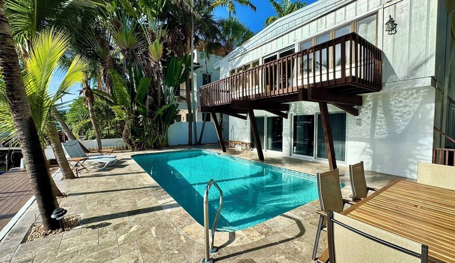 3/3 Duplex-Shared Heated Pool-Dock-Pool Table-Games