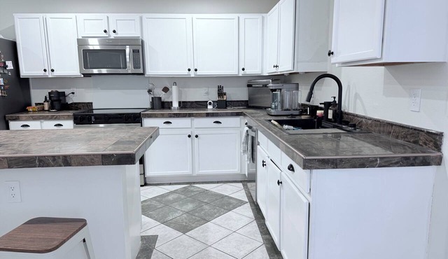 3 Bedroom Home with Private Pool