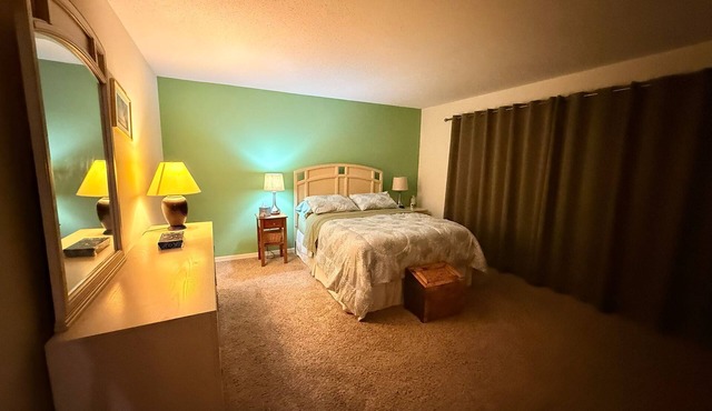 3-bedroom house in charming Fruitland Park with WiFi, AC. Start relaxing