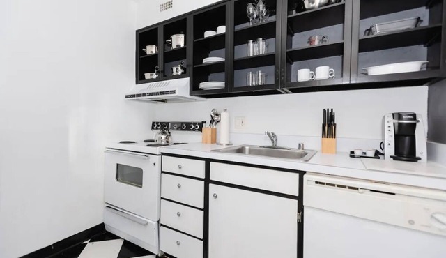 4 Units | DC Stay near National Mall | Walk to Georgetown Shops & Dining