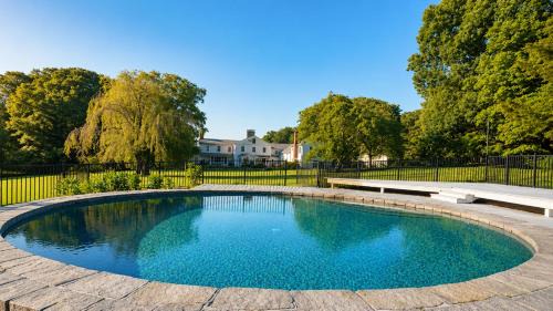 6BR Easton House with Pool, Hot Tub & Big Yard