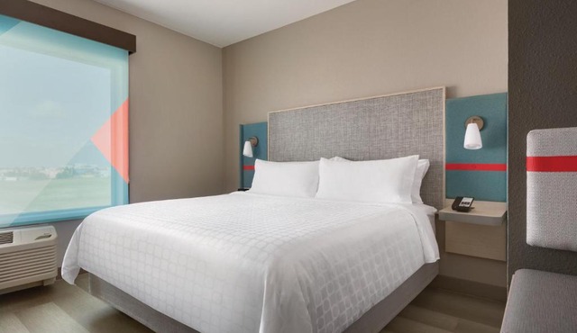 avid hotel - Ft Lauderdale Airport - Cruise by IHG