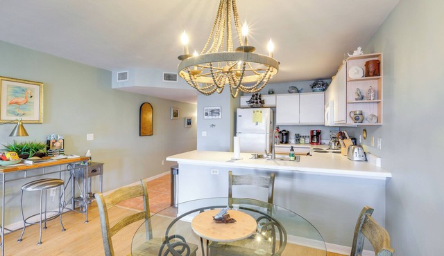 Beach & Pool Access at Condo on Cedar Key! in Cedar Key