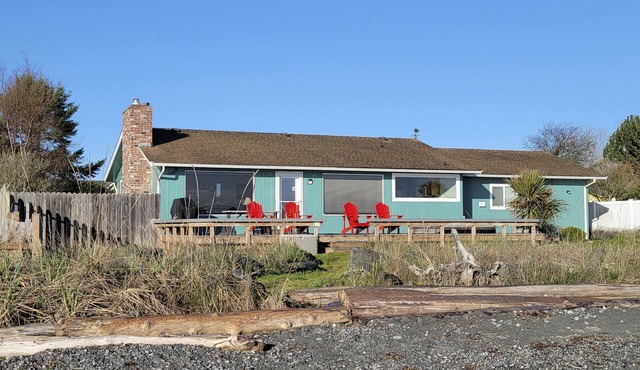 Beachfront house overlooking Dungeness Bay with hot tub