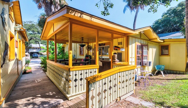 Beachside Boutique Inn – Folly Beach Rooms & Private Cottages