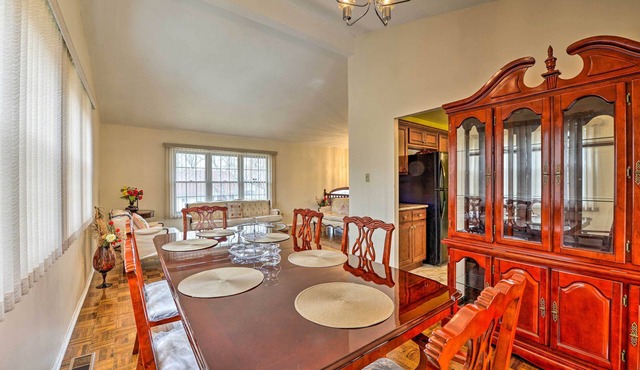 Beautiful 4-Bedroom Pool Home w/2-Story Deck!