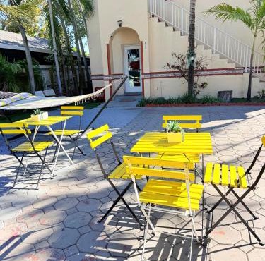 Beds & Sheets little Havana