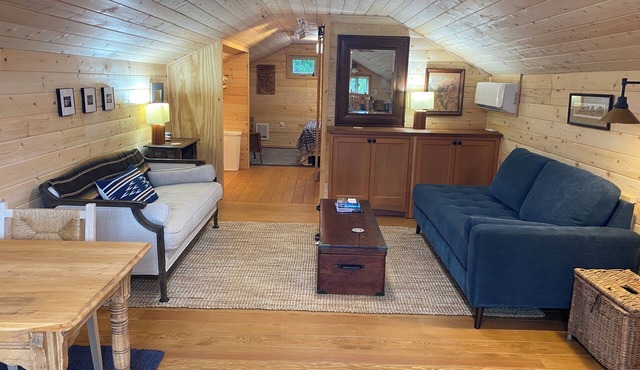 Charming 1-bedroom 2nd story apartment with WiFi, AC in beautiful Bellingham