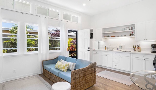 Charming Apartment in Prime Location – Steps from Kailua Beach & Town