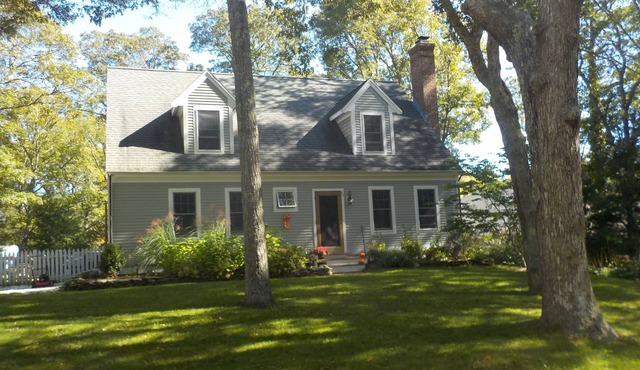 Charming Cape Cod Retreat Nestled b/w Mashpee River & Popponesset Bay