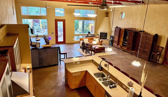 Charming countryside 3-bedroom estate in Chamberino with native garden & brewery