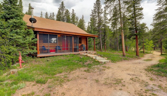 Charming mountain cabin located just minutes from Golden Gate Canyon State Park