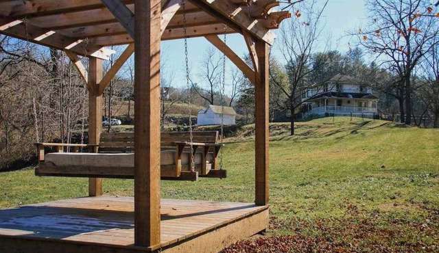 Charming Riverfront House with Full Kitchen, Wifi, and Central AC | Dog-Friendly