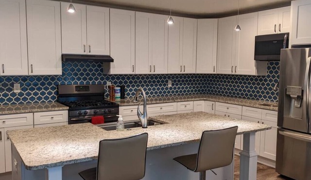Charming Urban Country House! Minutes to Downtown