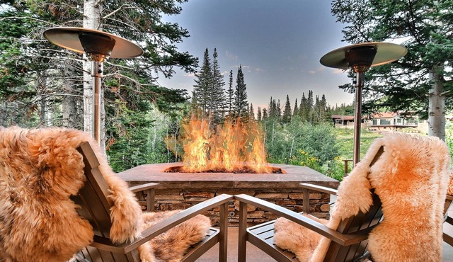 Chic Colony Ski-in Ski Out Villa Direct Access to Adventures at Park City Resort Hot Tub Gym