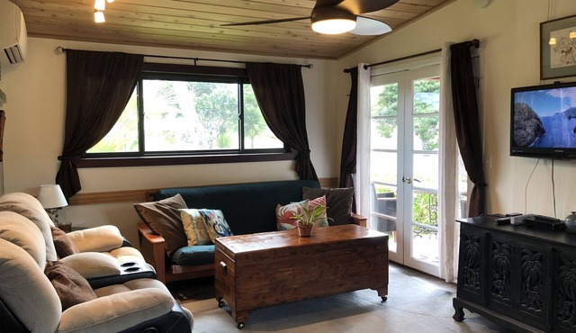 Close to the Beautiful Kailua Beach-A/C's-Full Kitchen-Covered Patio-Laundry