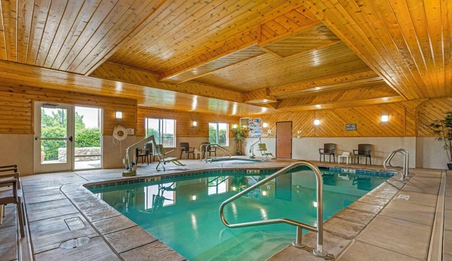 Comfort Suites Redding - Shasta Lake