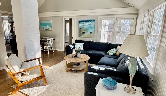 Coral Cottage - in Clinton Harbor!