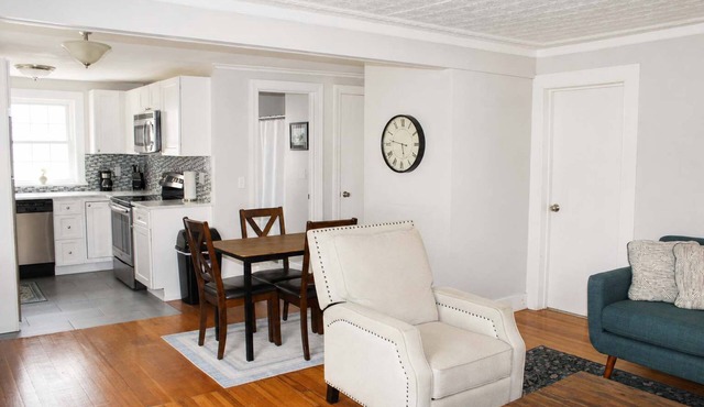 Cozy 2BR Getaway Steps from Lake Winnipesaukee