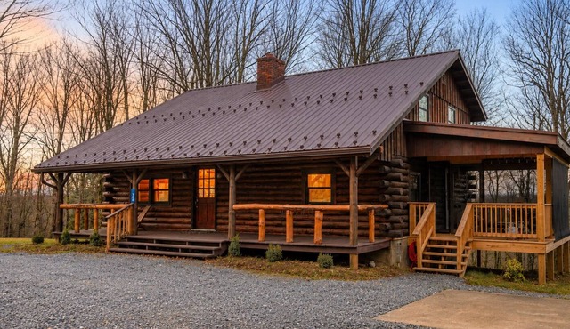 Cozy 4-bedroom cabin in Coudersport with View, Games, Fire Pit & Screen Porch
