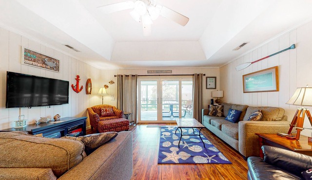 Creekside Home w/ Screened Porch, Deck, WiFi - 1 Block to Beach, Near Dining!