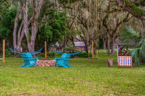 Crystal River Oaks Retreat Near Scalloping Springs Boat and RV Parking Hot Tub Game Room
