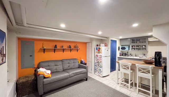 Cute, private 1BR in heart of Capitol Hill!