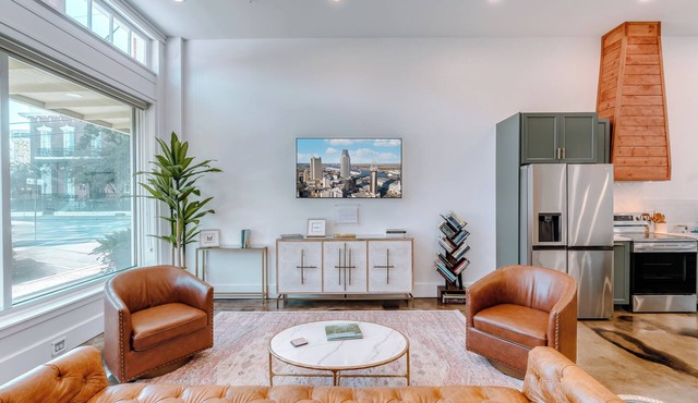 Downtown Mobile - Walk to everything - Downtown luxe - Pets Welcome
