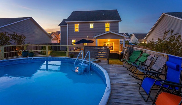 *Fire pit & Pool*Modern Coastal Home*Dog Friendly*