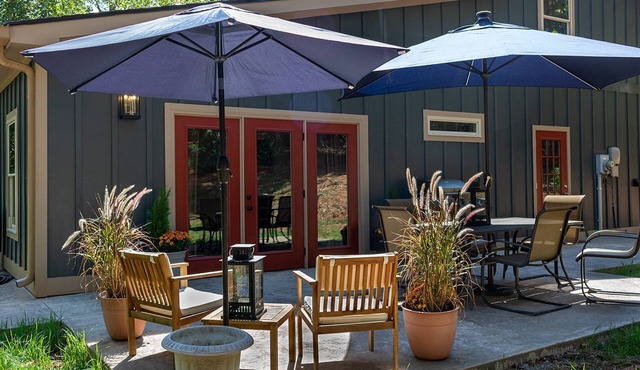 Free Ruby Falls Ticket & More - Private Cottage - Base of Lookout Mountain - 10 miles to Chattanooga