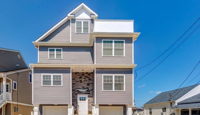 Gorgeous and spacious 4-bedroom 4-Bathroom house in Ortley Beach