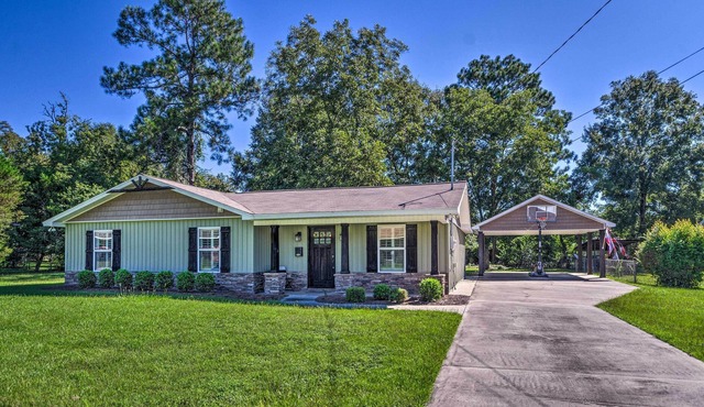 Hartford Home w/ Updated Interior & Backyard!