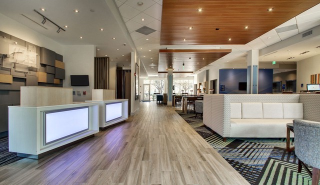 Holiday Inn Express & Suites Charleston NE Mt Pleasant US17 by IHG