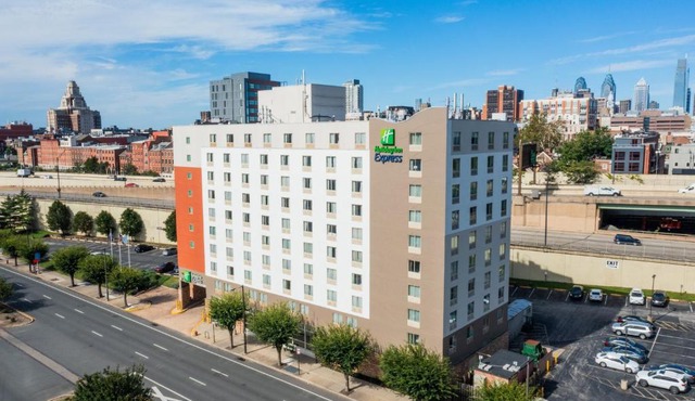 Holiday Inn Express Philadelphia Penn's Landing by IHG