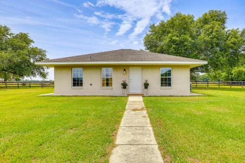 Idyllic Anthony Home: Riding Arena w/Mirror Wall!