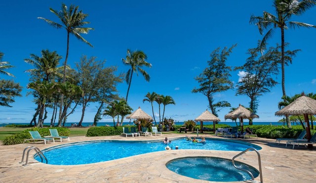 Islander on the Beach 259-walk to everything, AC, ocean view, cute for couple