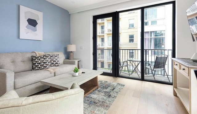 Landing | Beautiful 2BD in Logan Circle