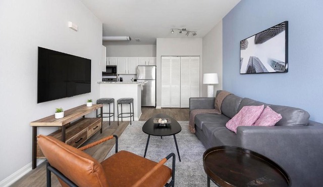 Landing Chic 1BD Gym Clubhouse