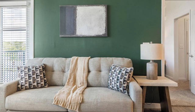 Landing | Incredible 2BD, Clubhouse
