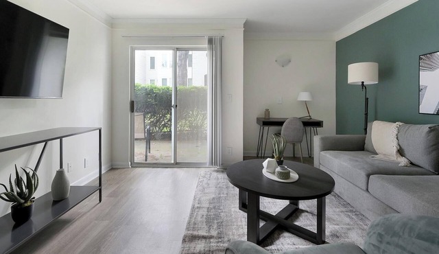 Landing | Stunning 1BD, Pool, Courtyard