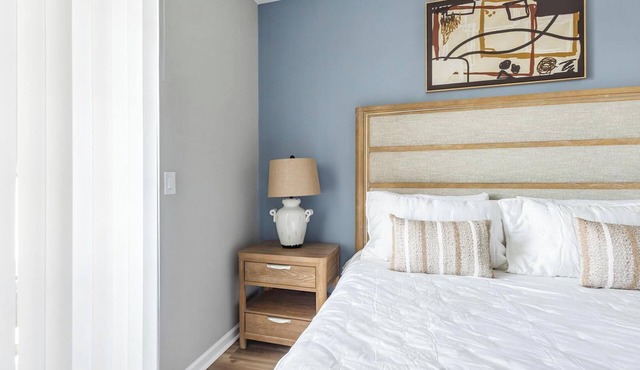 Landing | Stunning 2BD, Courtyard, Clubhouse