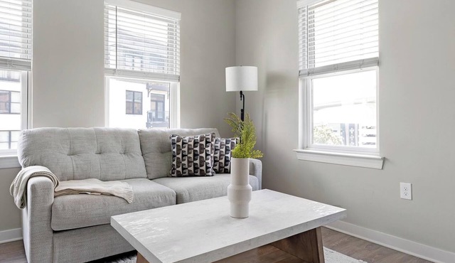 Landing | Stunning 2BD in Downtown