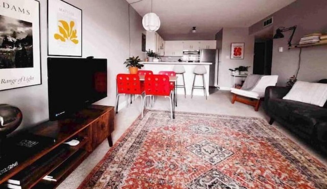 Lovely Front Range condo with pool and hot tub