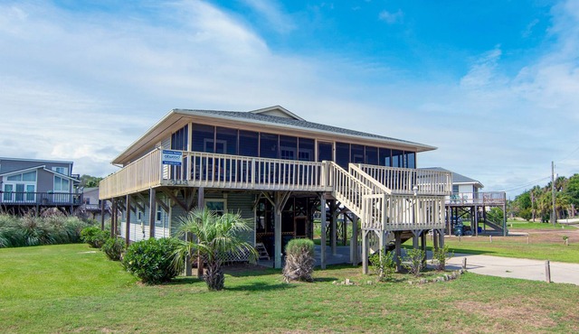 Lovely House Across Street From Beach w/ Lagoon Views + 2 Dogs Okay
