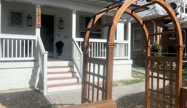 Luxurious Basement spacenCentral Denver Arean2 Bed/1Bath/Family RoomnBackyardn