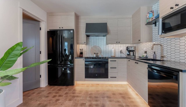 Luxury at the Lake- Yacinde F5