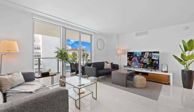 Luxury Condo w/Rooftop Pool | 5-Min to Beach